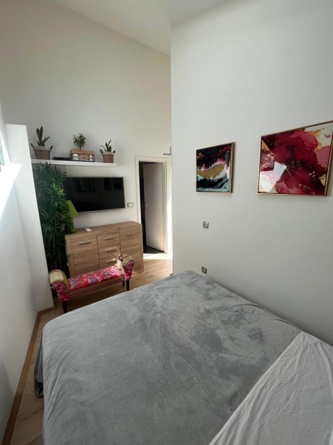 Appartamento Hiza Pola Esterno foto